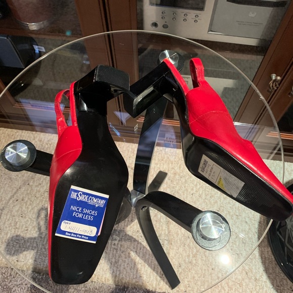 Red leather sling back shoes. - Picture 2 of 2